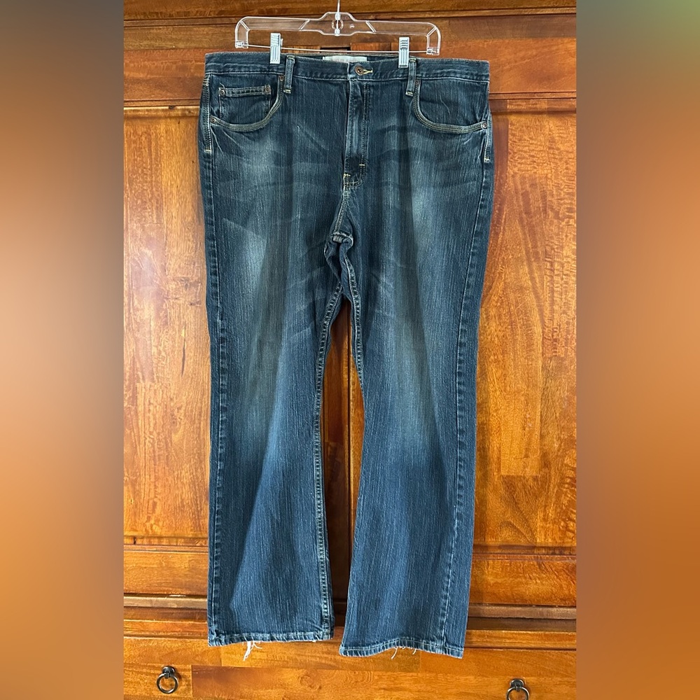 Wrangler Men's Relaxed Blue Bootcut Jeans (38x32)
